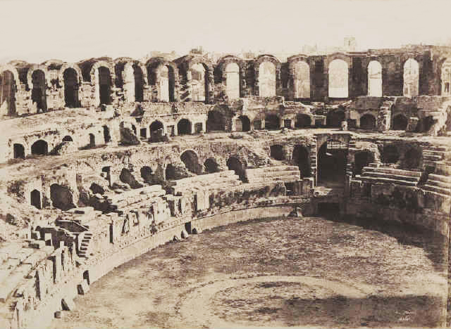 Charles Negre - Arles, vue intérieure des arènes, côté sud Charles Negre - Arles, vue intérieure des arènes, côté sud