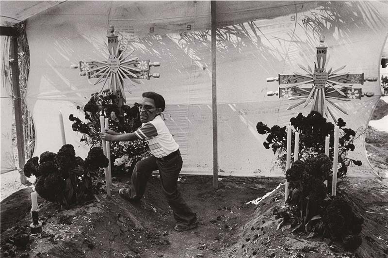 Edouard Boubat - Fête des Morts, Mexique (Day of the Dead, Mexico) Edouard Boubat - Fête des Morts, Mexique (Day of the Dead, Mexico)