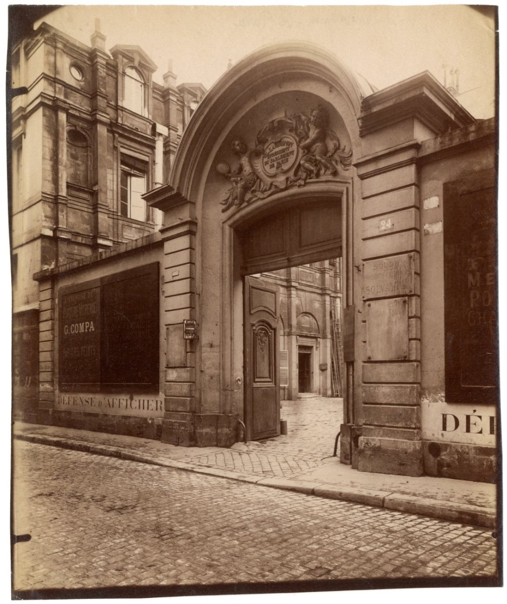 Jean-Eugene-Auguste Atget - Hôtel Lamoignon, Paris Jean-Eugene-Auguste Atget - Hôtel Lamoignon, Paris
