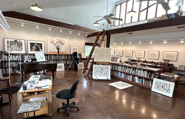 Paula's studio and workspace. Paula's studio and workspace.