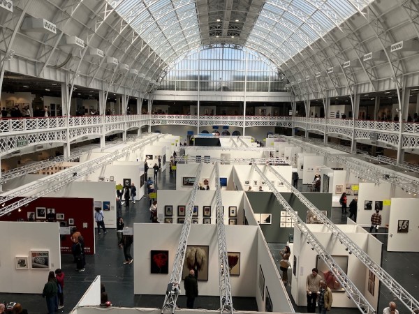 Photo London, interior view. Photo London, interior view.